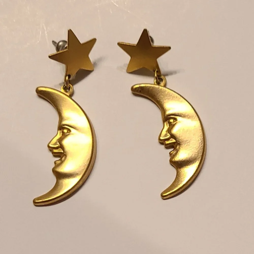 **4/$13** Contempo Design Earrings - Picture 2 of 6